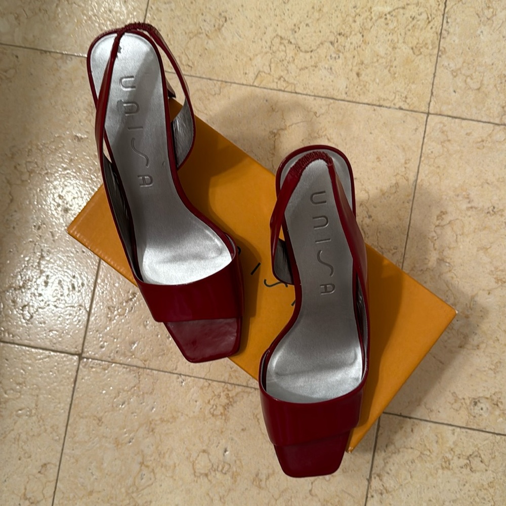 Unisa women’s red shoes